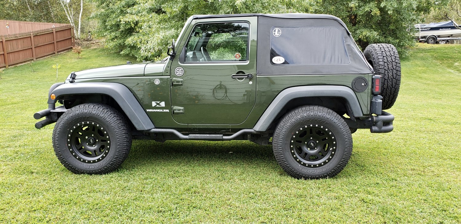 Pro Comp Series 5029 La Paz Wheel & Tire Package for 0718 Jeep