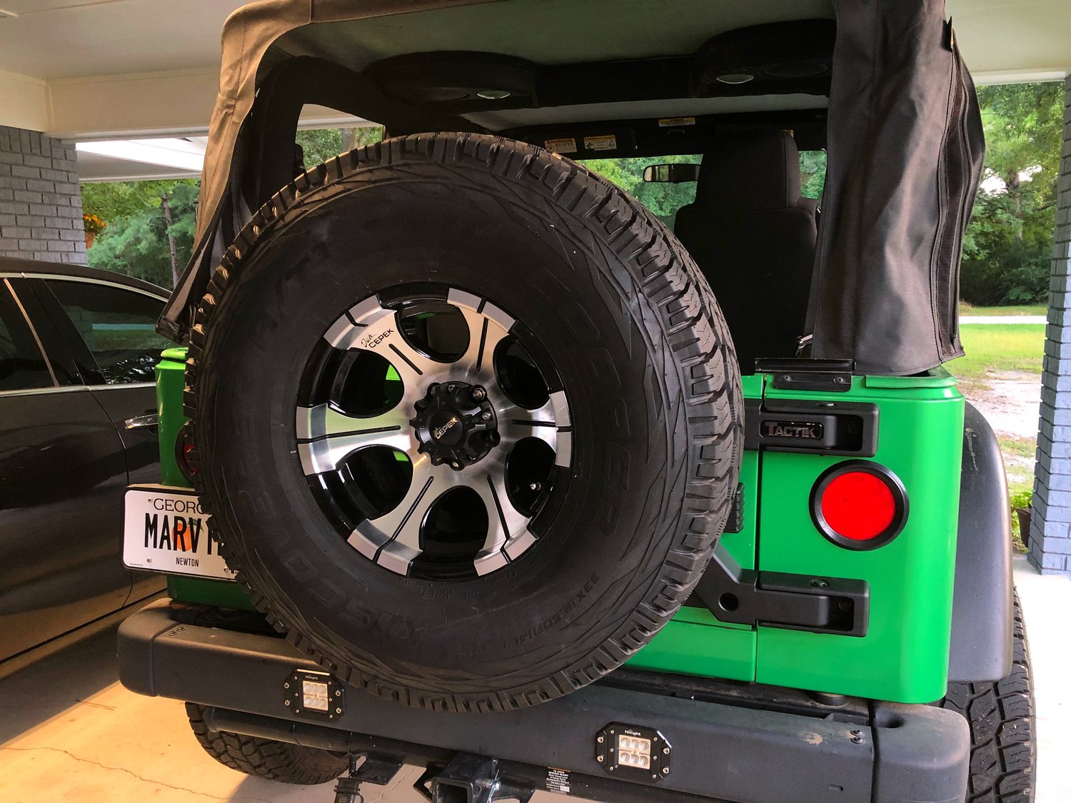 TACTIK 12052 0014 Tailgate Hinge Reinforcement for 9706 Jeep Wrangler