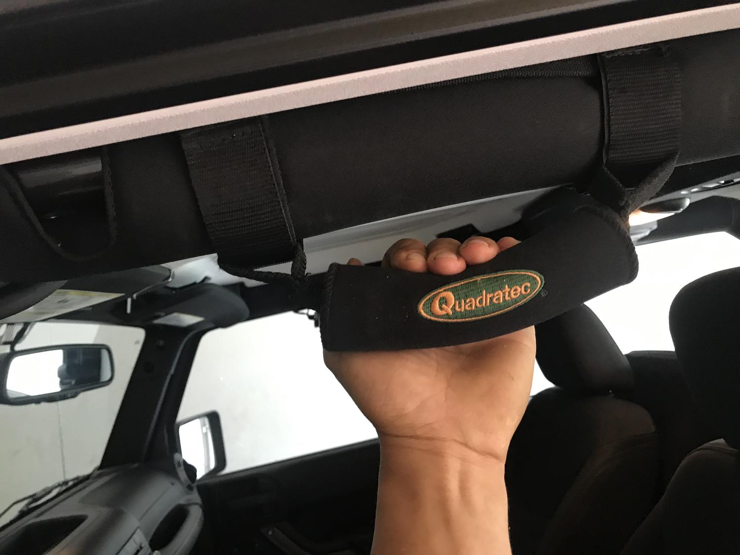 Quadratec Logo Neoprene Wrapped Deluxe Grab Handles Quadratec