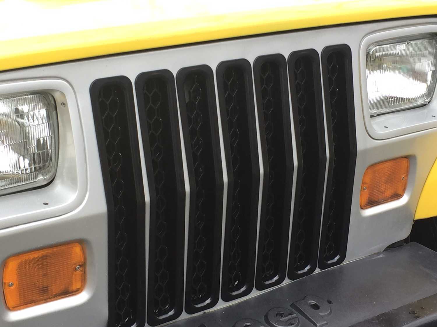 Rugged Ridge Plastic Grill Inserts For 87 95 Jeep Wrangler