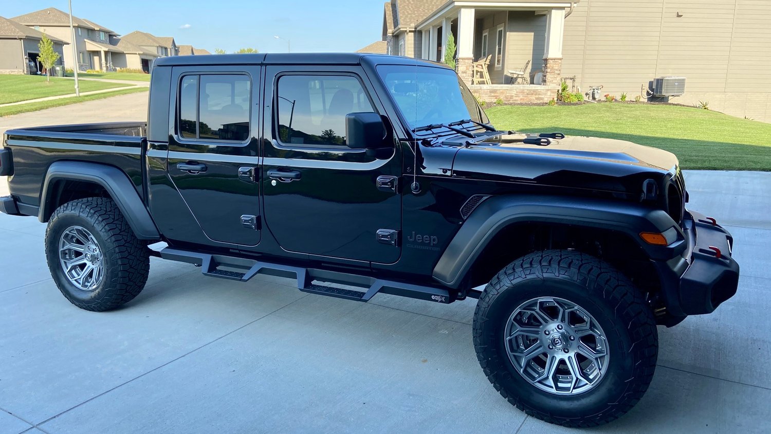 Fuel Off-Road Gripper A/T Tire | Quadratec