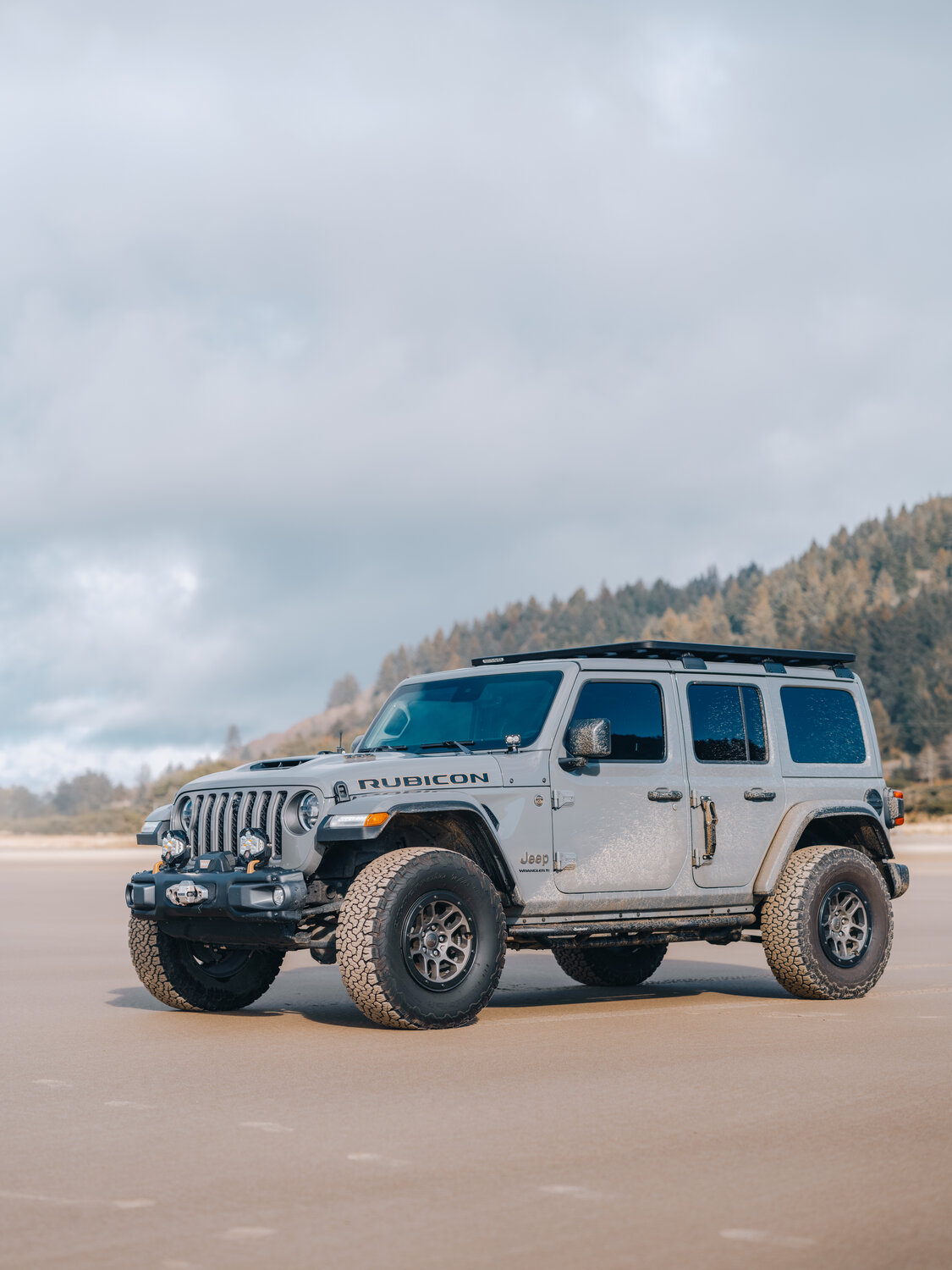 Quadratec QRC Side Armor with Step for 18-24 Jeep Wrangler
