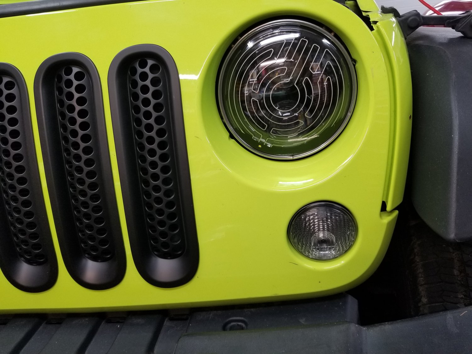 Quadratec Premium Heated LED Projector Beam Headlights for 0718 Jeep