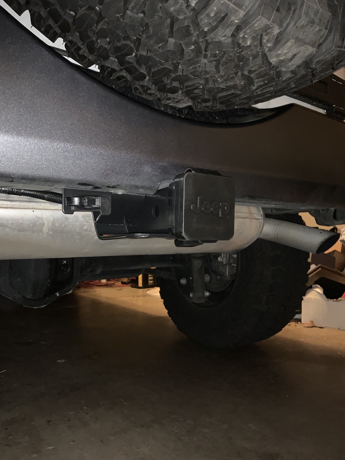 Quadratec Premium 2" Receiver Hitch with Wiring Kit and Hitch Plug for