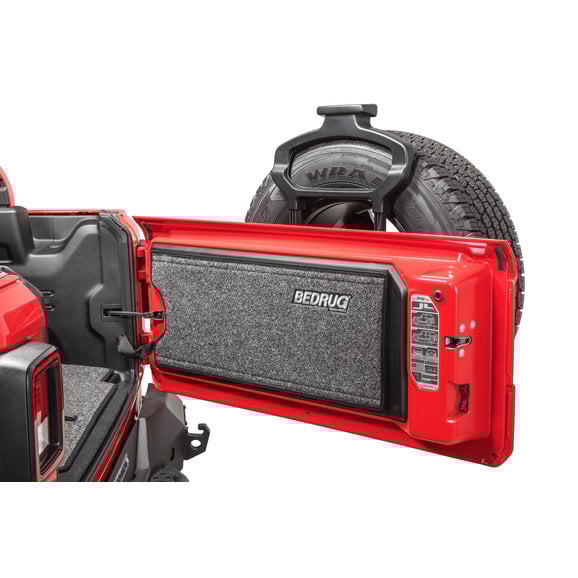 Bedrug Premium Carpeted Tailgate Mat Bedrug BRJLTG Premium Carpeted Tailgate Mat for 18-19 Jeep Wrangler JL