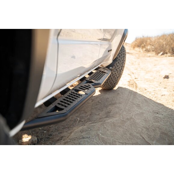 DV8 Toyota Tacoma Gen4 Double Cab OE Plus Side Steps Install Close DV8 Toyota Tacoma Gen4 Double Cab OE Plus Side Steps Install Close