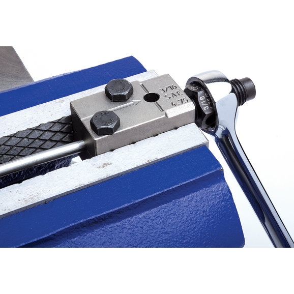 Eastwood 31244 On Car Brake Line Flaring Tool for 3/16 Tubing Quadratec