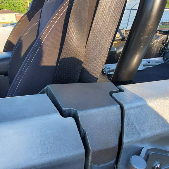 Motobilt B-Pillar Chop Kit Motobilt MB3057 B-Pillar Chop Kit for 07-18 Jeep Wrangler JK Unlimited 4-Door