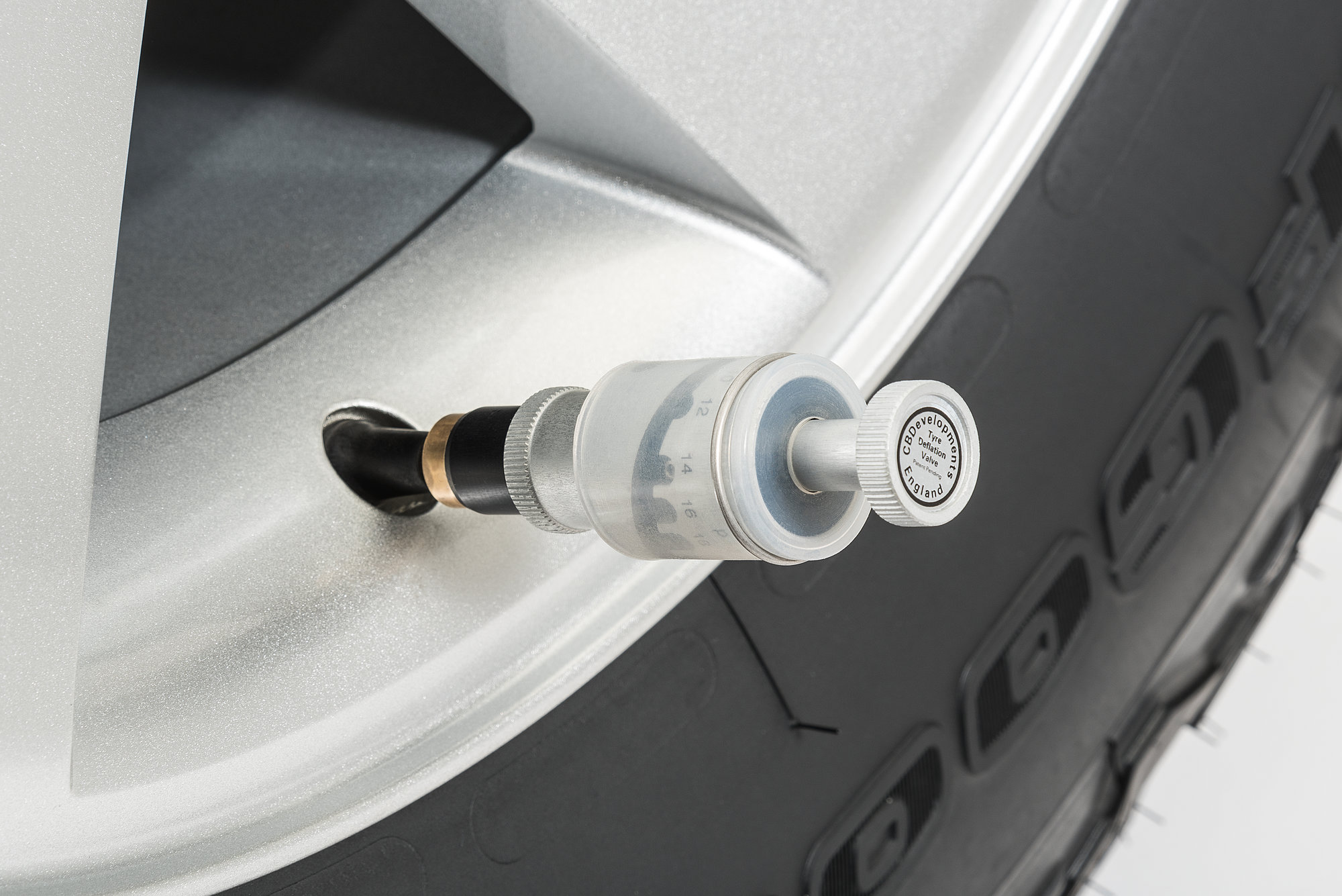 Extreme Outback 008202 Military MultiLevel Select Tire Deflator with