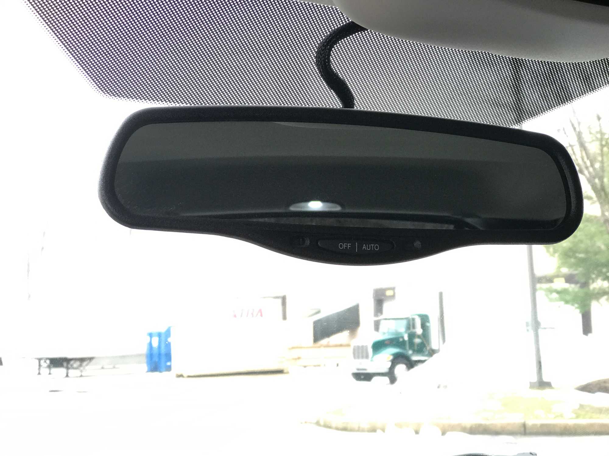 7-mirror-auto-dim-installed.JPG