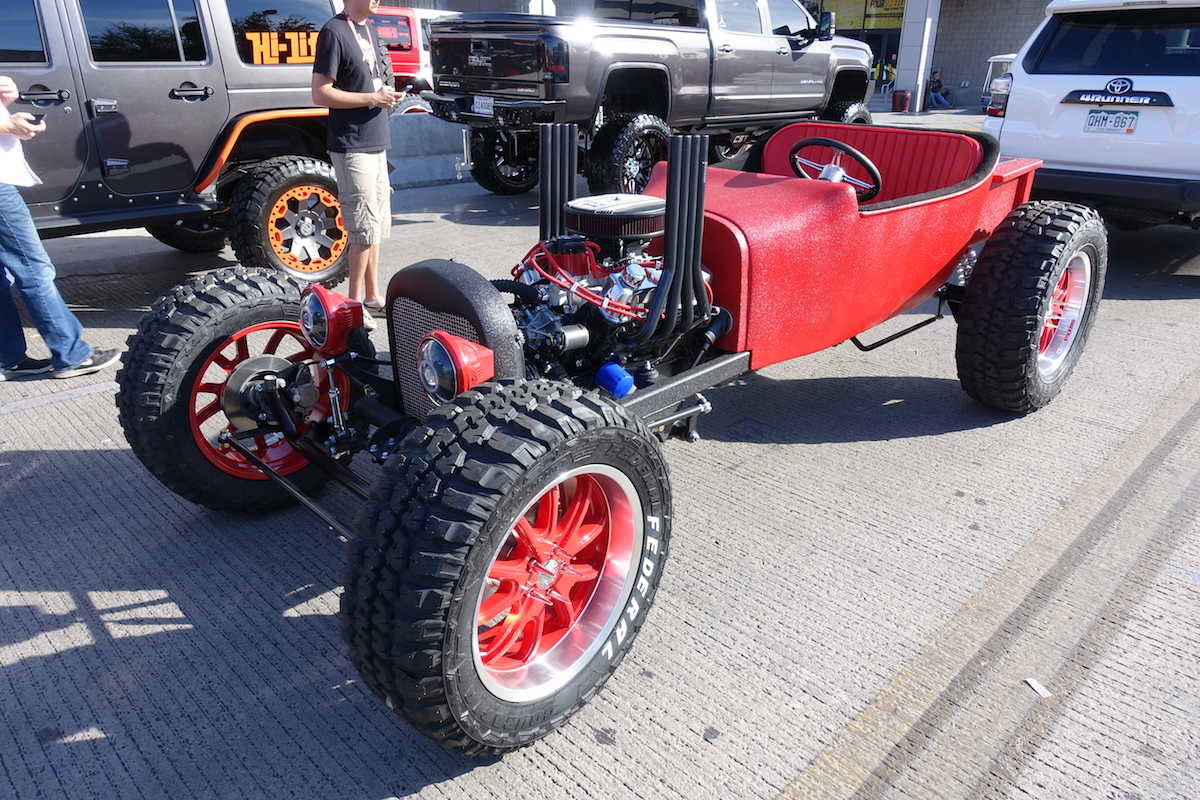 Bullet Liner Red Rat Rod | Quadratec