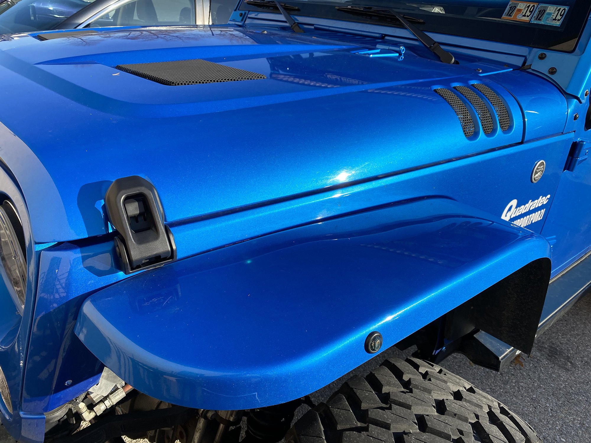 How To Upgrade Your Factory Wrangler JK Hood Catches To Mopar JL Style |  Quadratec