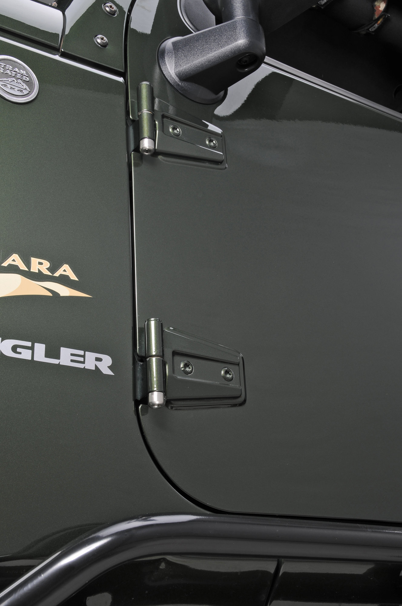 Quadratec AntiTheft Hinge Pin Nuts for 0718 Jeep Wrangler JK 2 Door