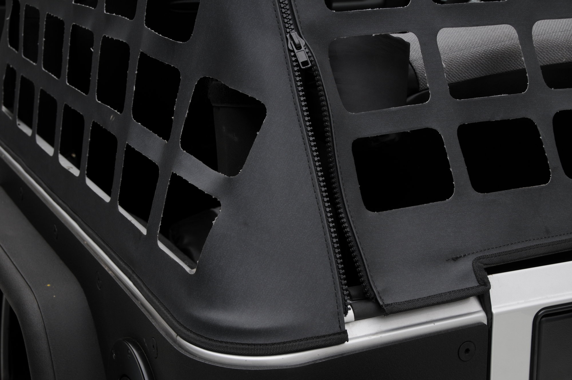 Smittybilt 561035 CRES - Cargo Restraint System in Black for 97-06 Jeep  Wrangler TJ | Quadratec