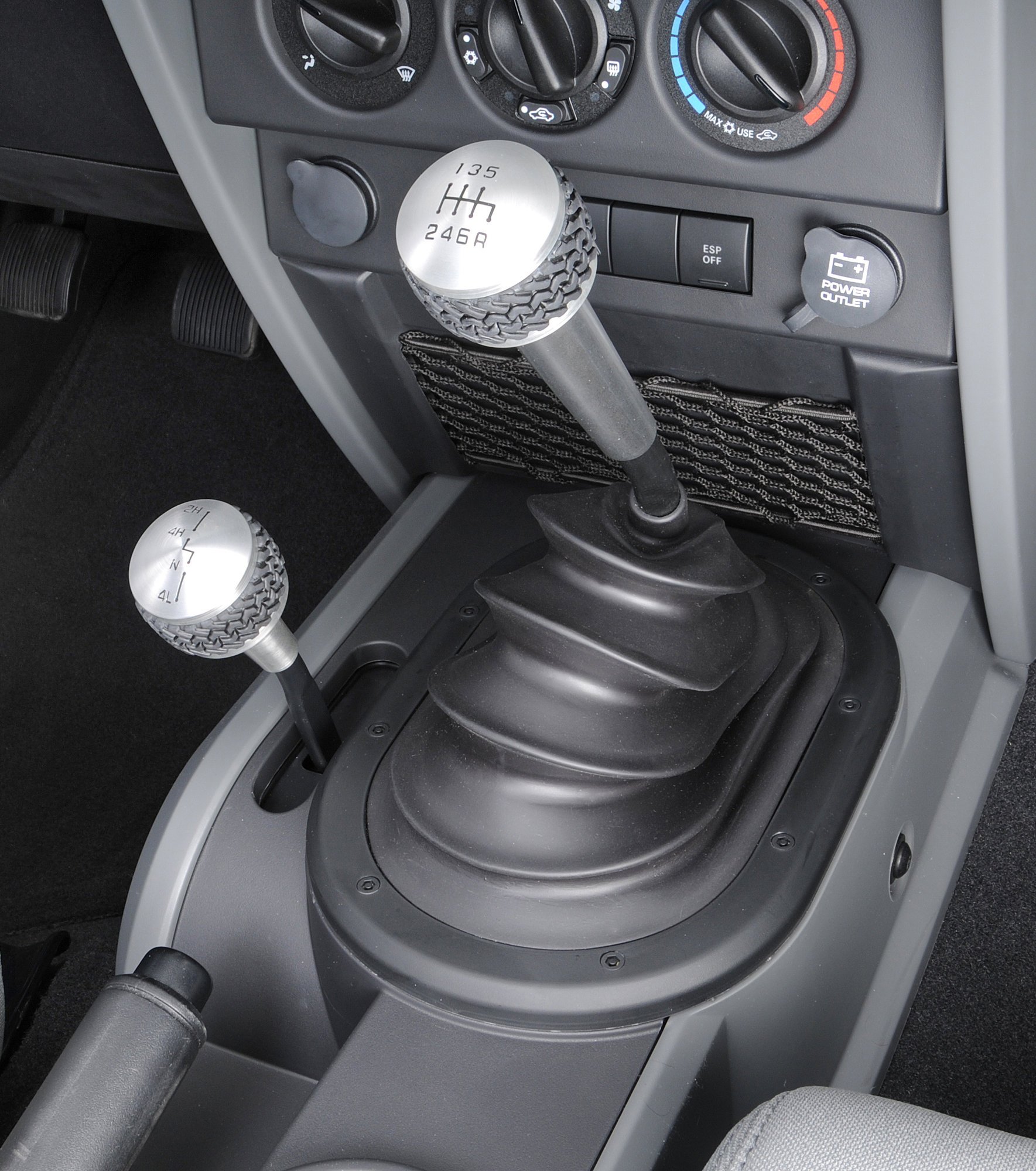 DV8 Offroad Billet 6-Speed Shift Knob for 07-10 Jeep Wrangler JK with Manual  Transmission | Quadratec