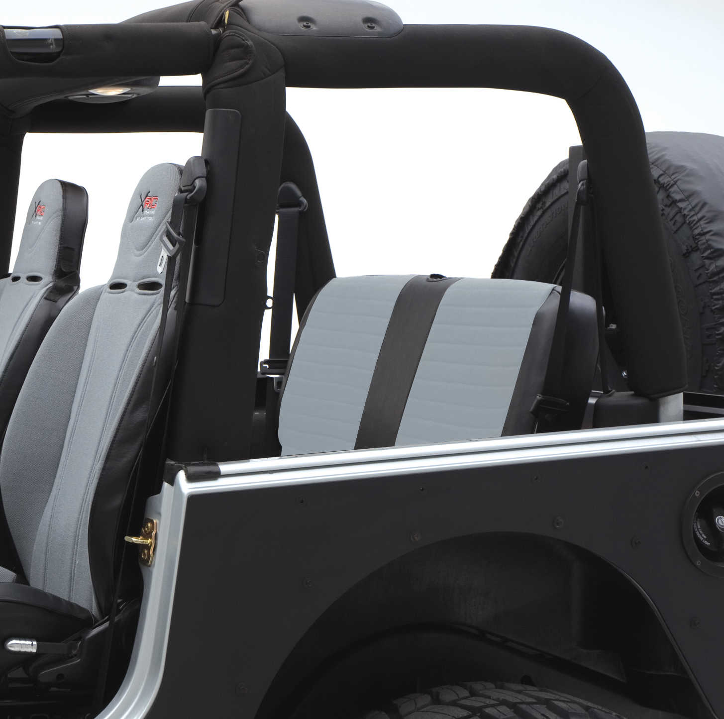 Smittybilt XRC Rear Seat Cover for 80-95 Jeep CJ7 & Wrangler | Quadratec
