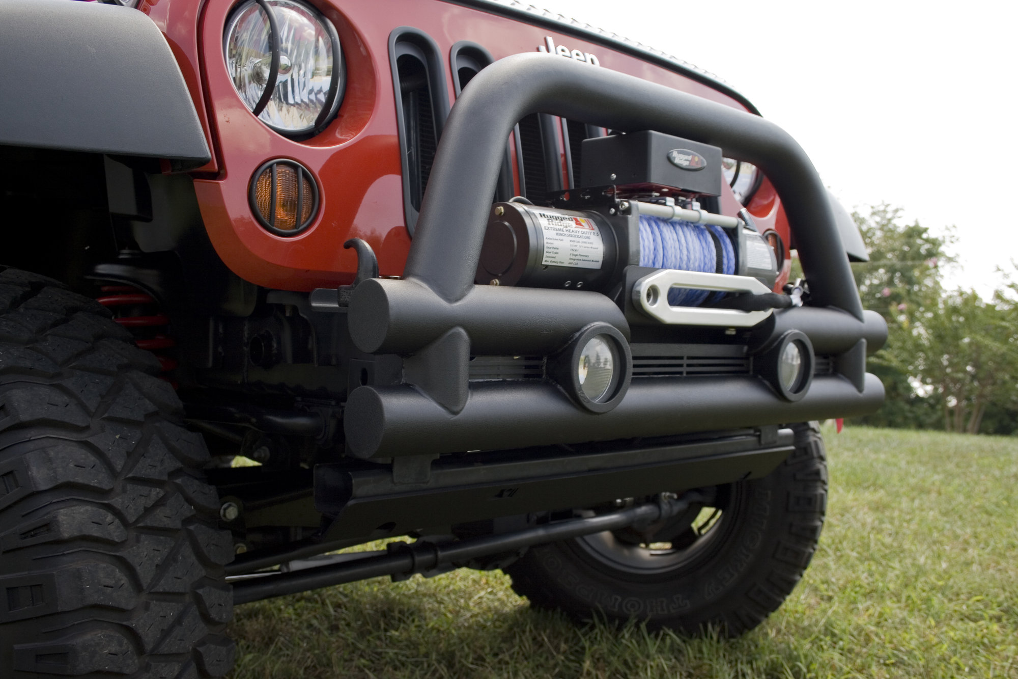 Rugged Ridge Stubby Winch Tube Bumper in Textured Black for 0718 Jeep