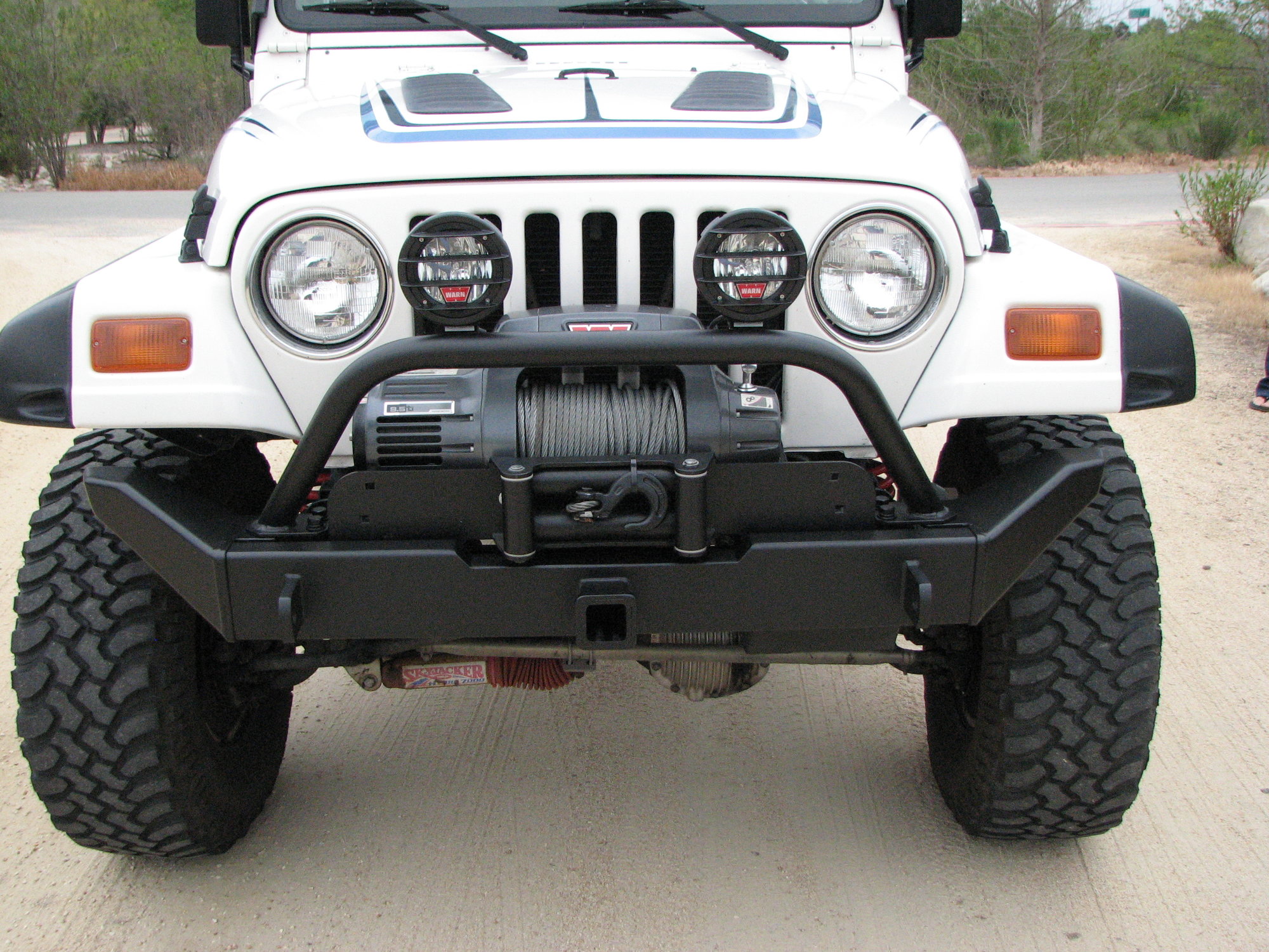 Garvin 34712 G2 Series Front Bumper Guard for 97 06 Jeep Wrangler TJ Unlimited