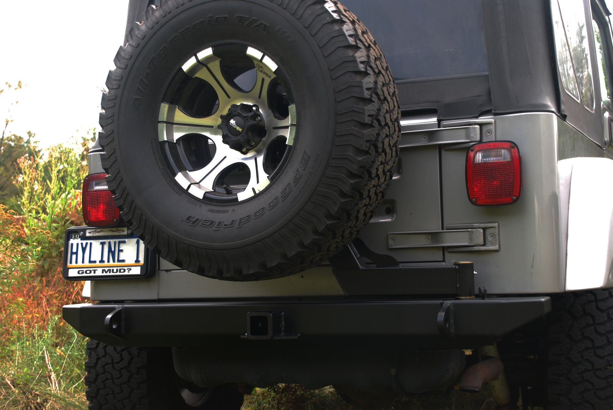 HyLine OffRoad Rear Bumper & Tire Carrier Combo for 87-06 Jeep Wrangler YJ,  TJ & Unlimited | Quadratec