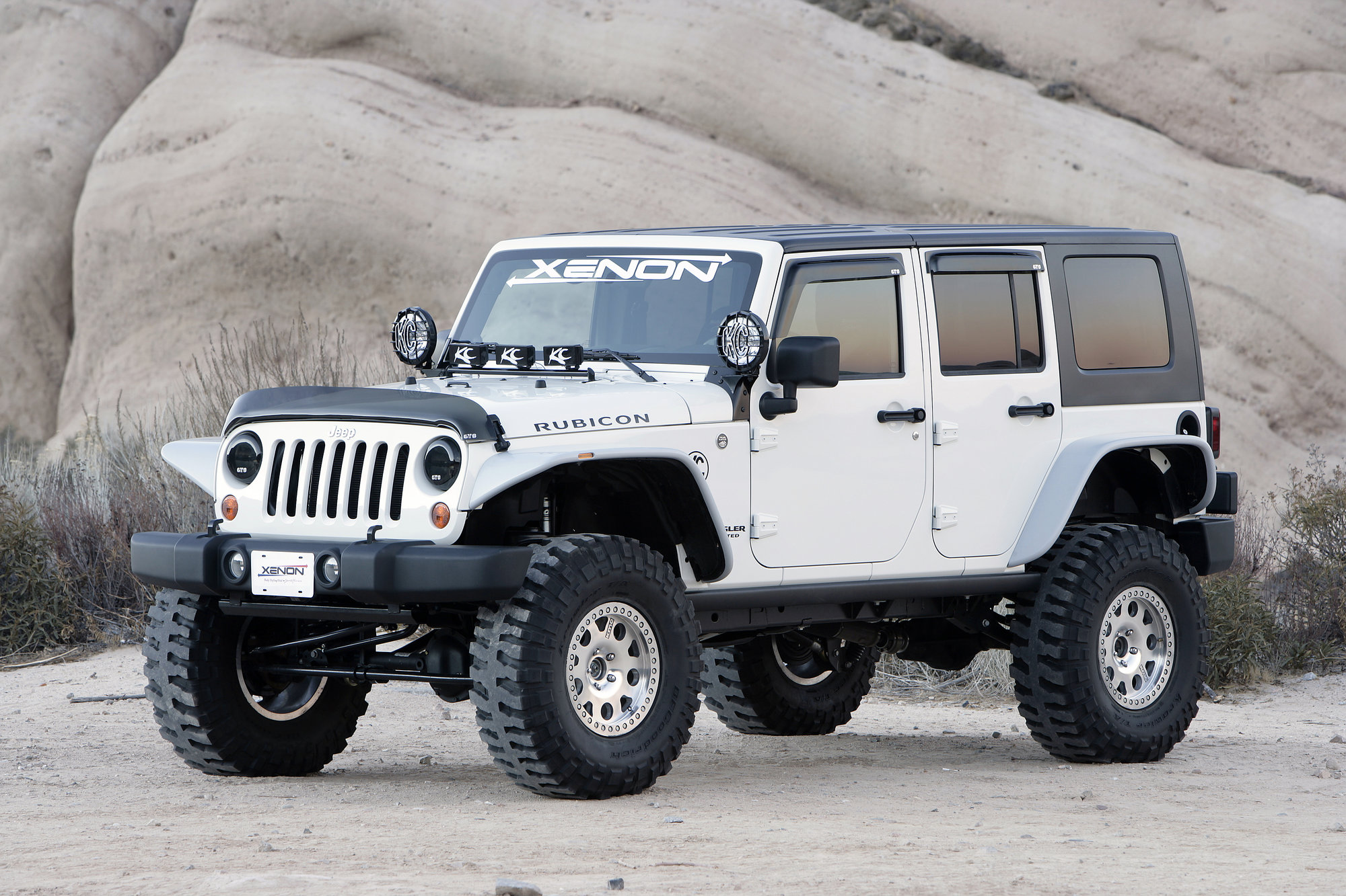 Xenon Flat Fender Style Flare Kit for 07-18 Jeep Wrangler Unlimited JK 4 Door | Quadratec Xenon Flat Fender Style Flare Kit for 07-18 Jeep Wrangler Unlimited JK 4 Door | Quadratec