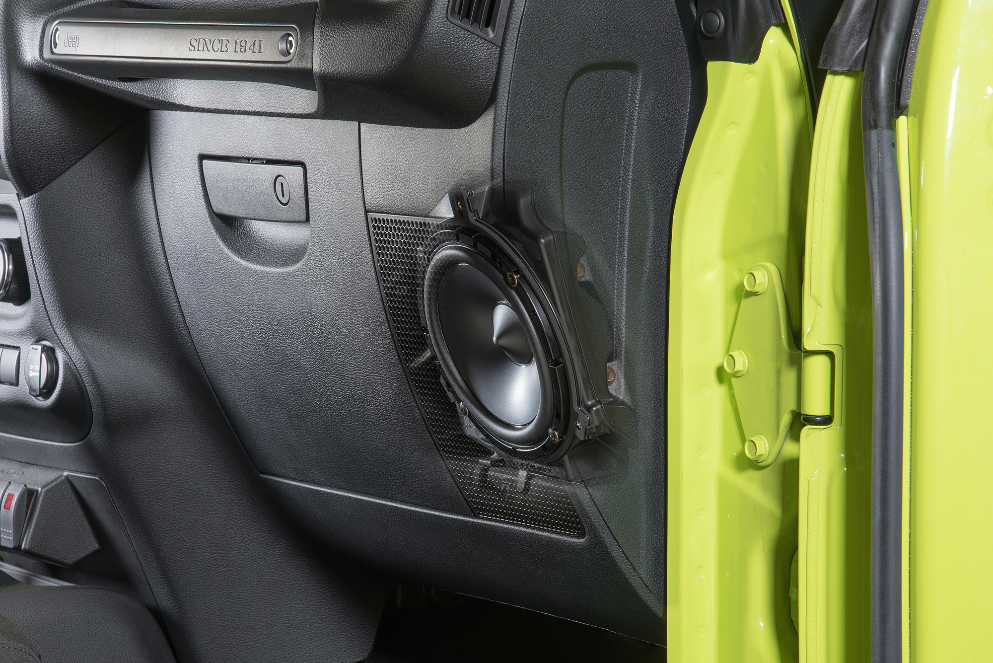 Alpine X409 Wra Jk 9in Dash Restyle System With Alpine Pss