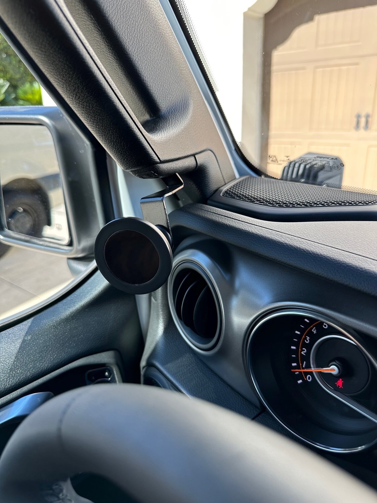 Overtread Grab Handle Phone Mount for 1823 Jeep Wrangler JL and