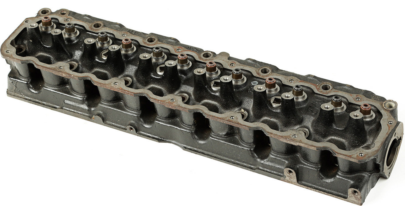 OMIX 17407.03 Cylinder Head for 91-96 Jeep Cherokee XJ OMIX 17407.03 Cylinder Head for 91-96 Jeep Cherokee XJ