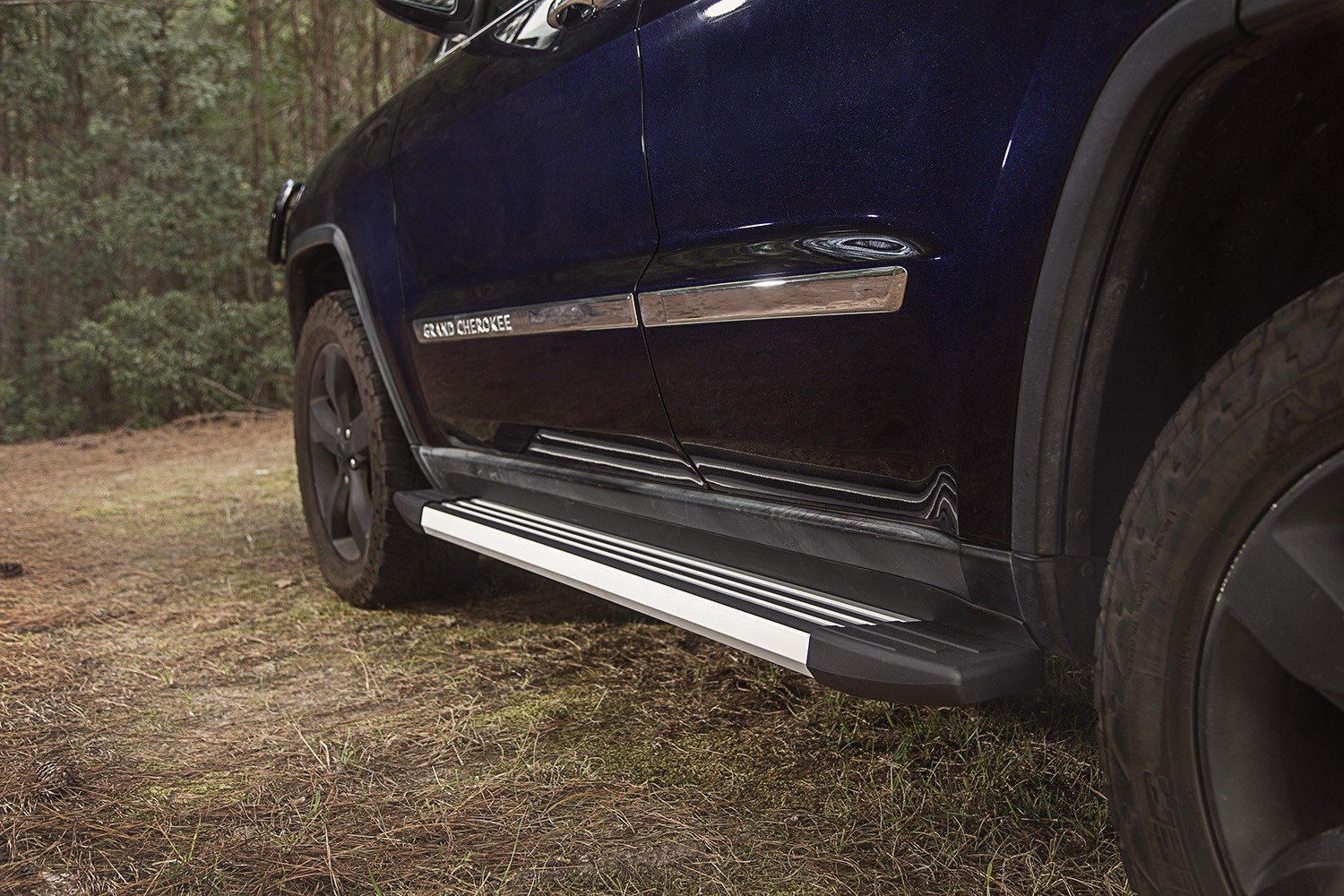 Rugged Ridge Running Boards For 11 19 Jeep Grand Cherokee Wk2