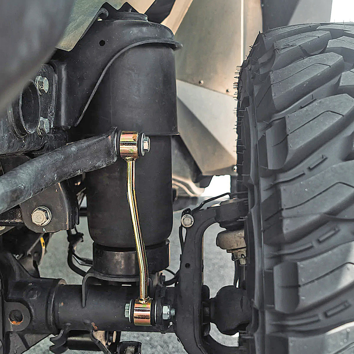 AccuAir AA-4104 Air Suspension System for 18-23 Jeep Wrangler JL Unlimited  4-Door | Quadratec