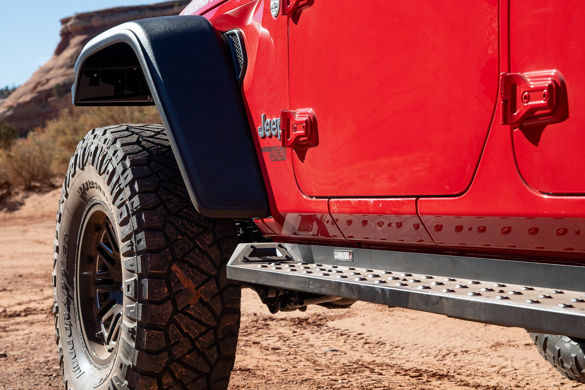 Carnivore Side Steps for 1824 Jeep Wrangler JL Quadratec