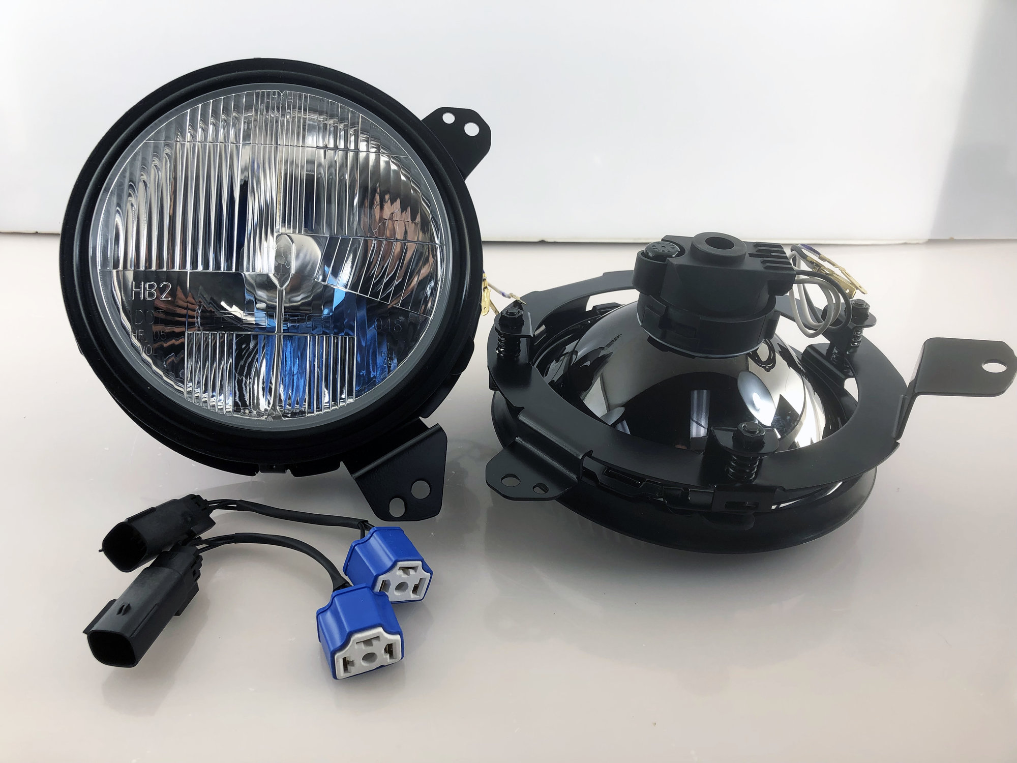 Delta Tech 011147LEDS Waterproof DOT Hi/Lo LED Headlight Kit with