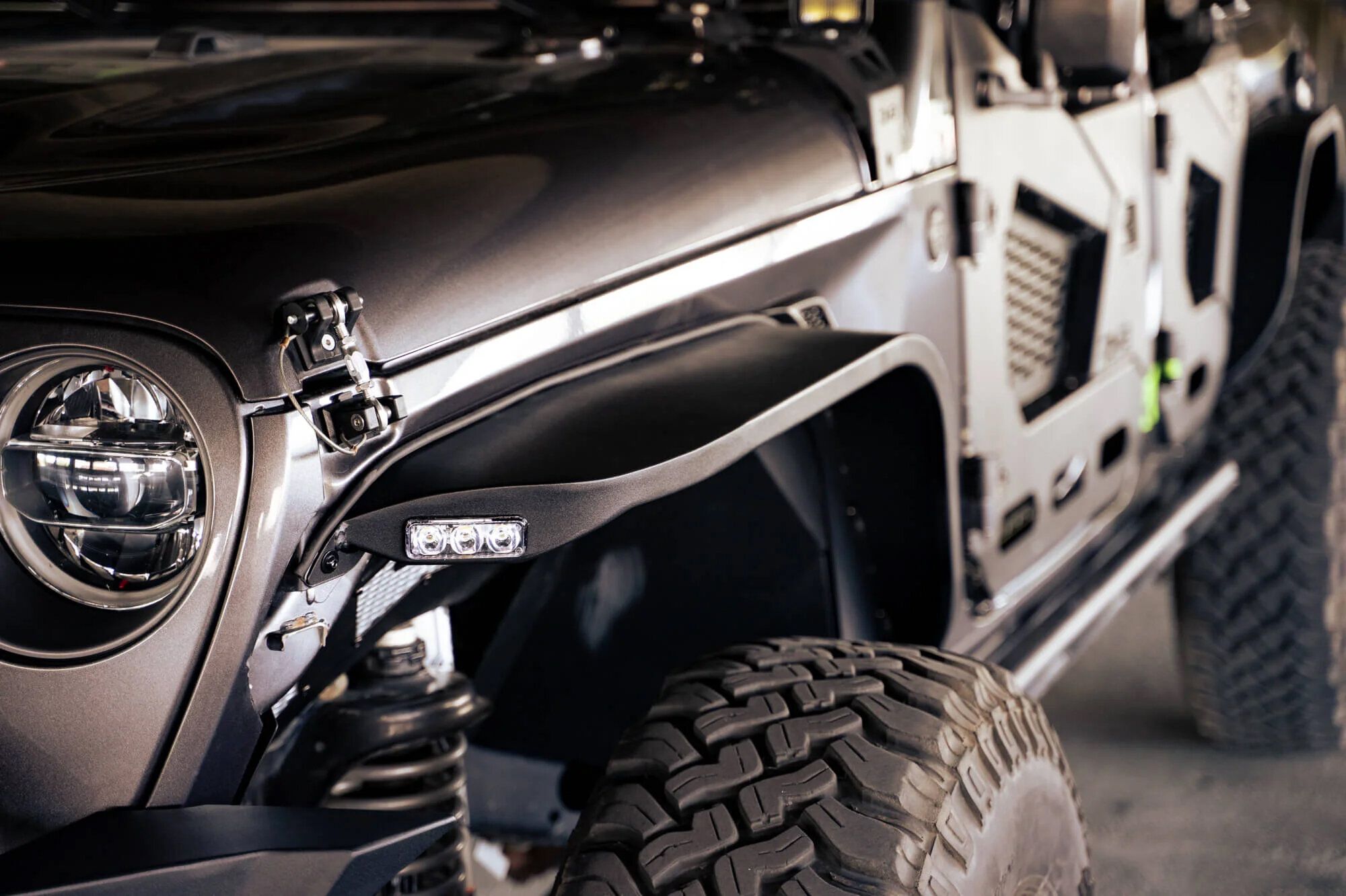 JLラングラー　フェンダー　DV8 OFFROAD SLIM FENDERS Jeep Wrangler Slim Fender Flares | DV8 Offroad