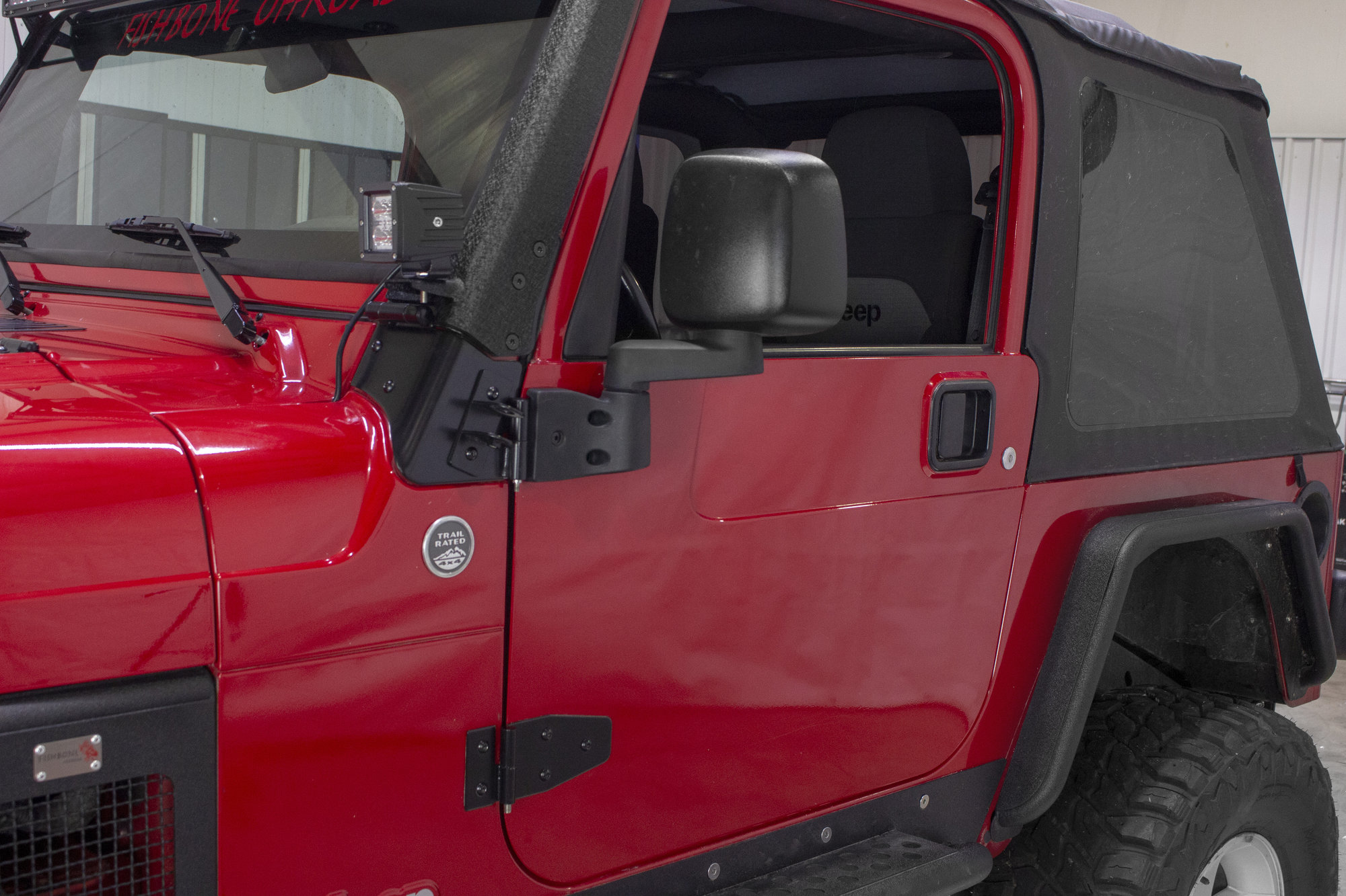 Kentrol Door Hinge Set for 03-06 Jeep Wrangler TJ | Quadratec