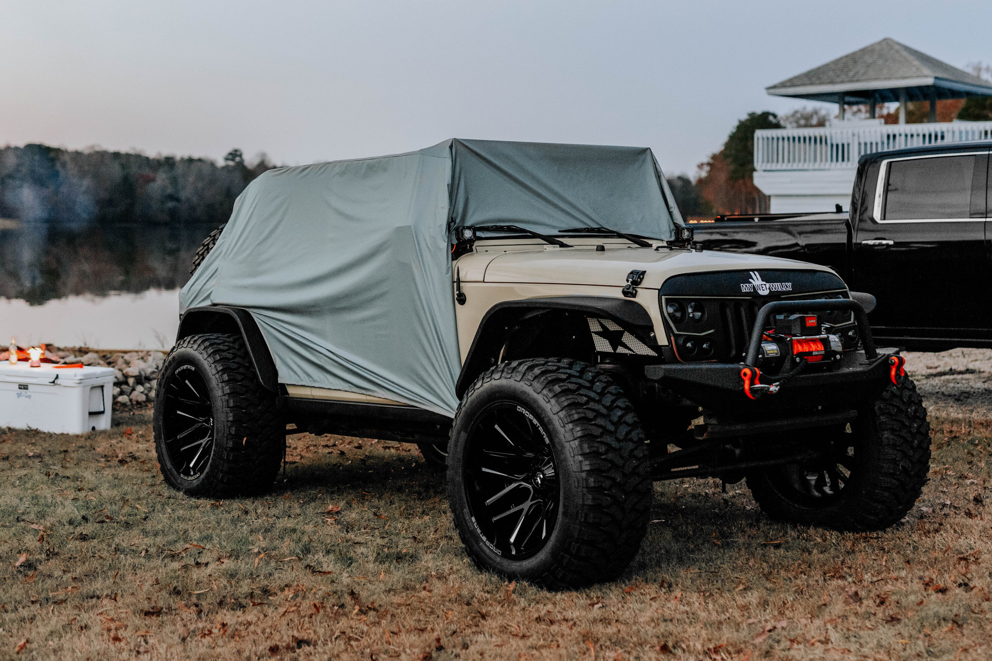 My Wet Willy Jeep Tailgate Tent and Rain Cover for 0721 Jeep Wrangler