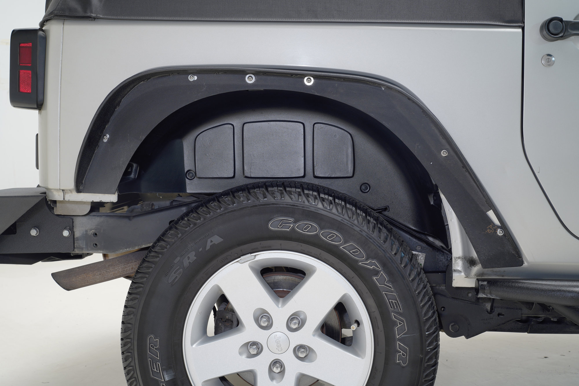 Paramount Automotive Front & Rear Inner Fender Liner Kit for 07-18 Jeep  Wrangler JK & Unlimited JK | Quadratec
