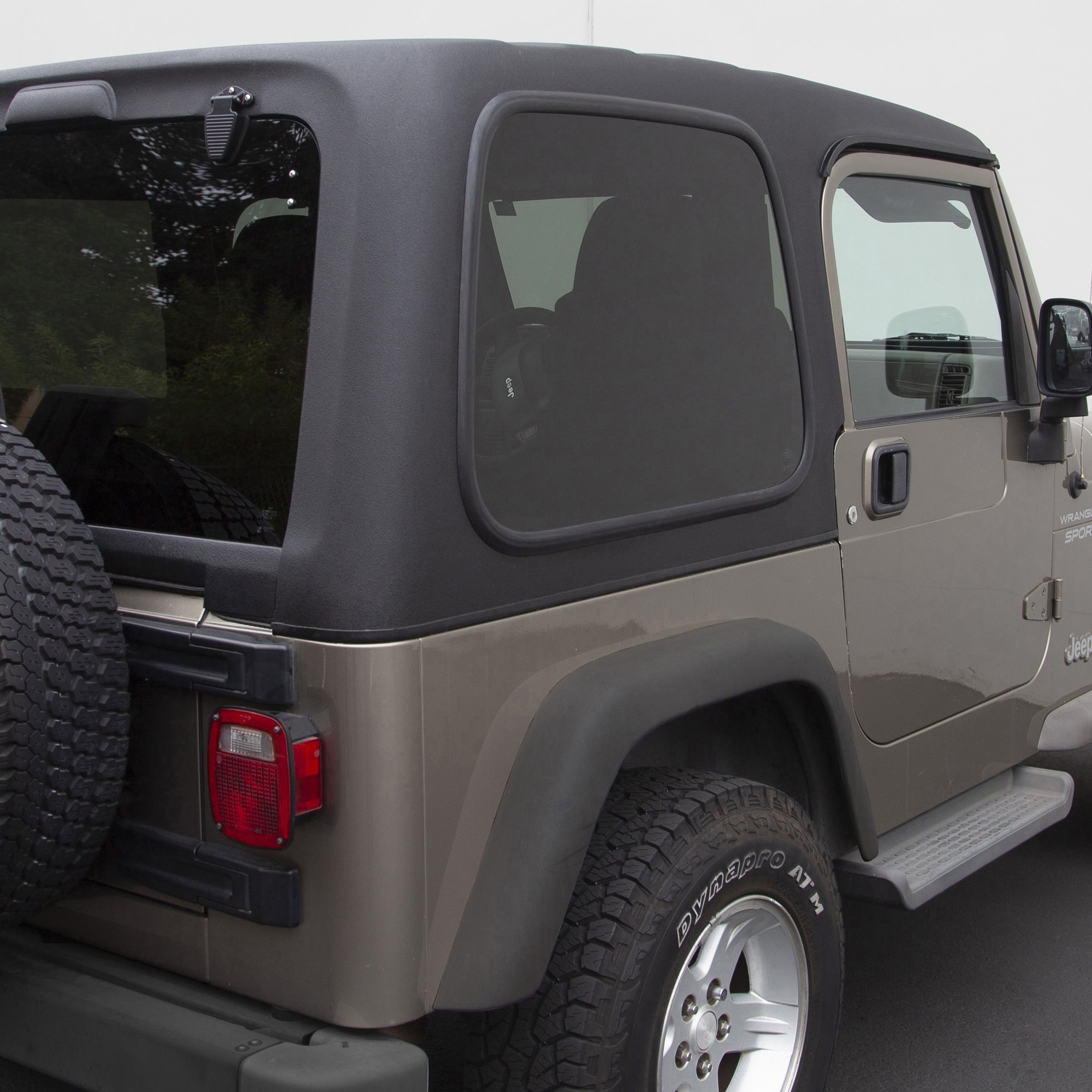 Smittybilt 619701 1-Piece Hardtop without Upper Doors for 97-06 Jeep Wrangler TJ | Quadratec Smittybilt 619701 1-Piece Hardtop without Upper Doors for 97-06 Jeep Wrangler TJ | Quadratec