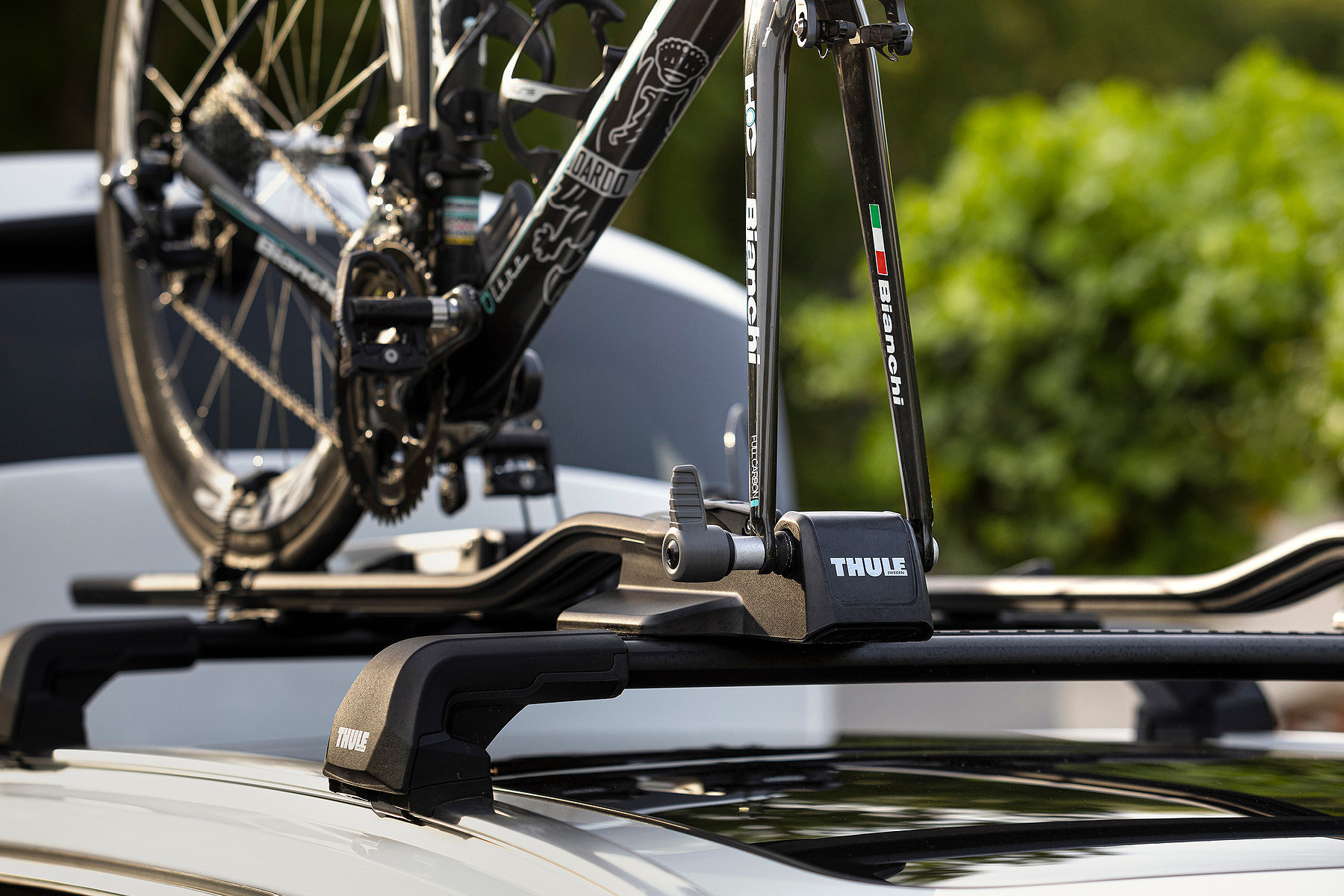 thule tour bike roof rack