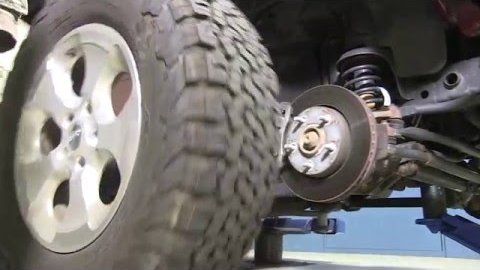 Embedded thumbnail for Quadratec Maximum Duty Leveling Lift Kit Install 